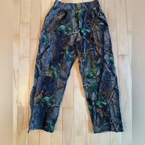 Pella Waterproof Breathable Hardwoods Camo Hunting Pants Size Medium Regular - Picture 1 of 10